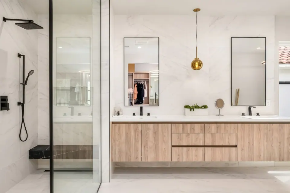 Marble bathroom with a wall-hung vanity