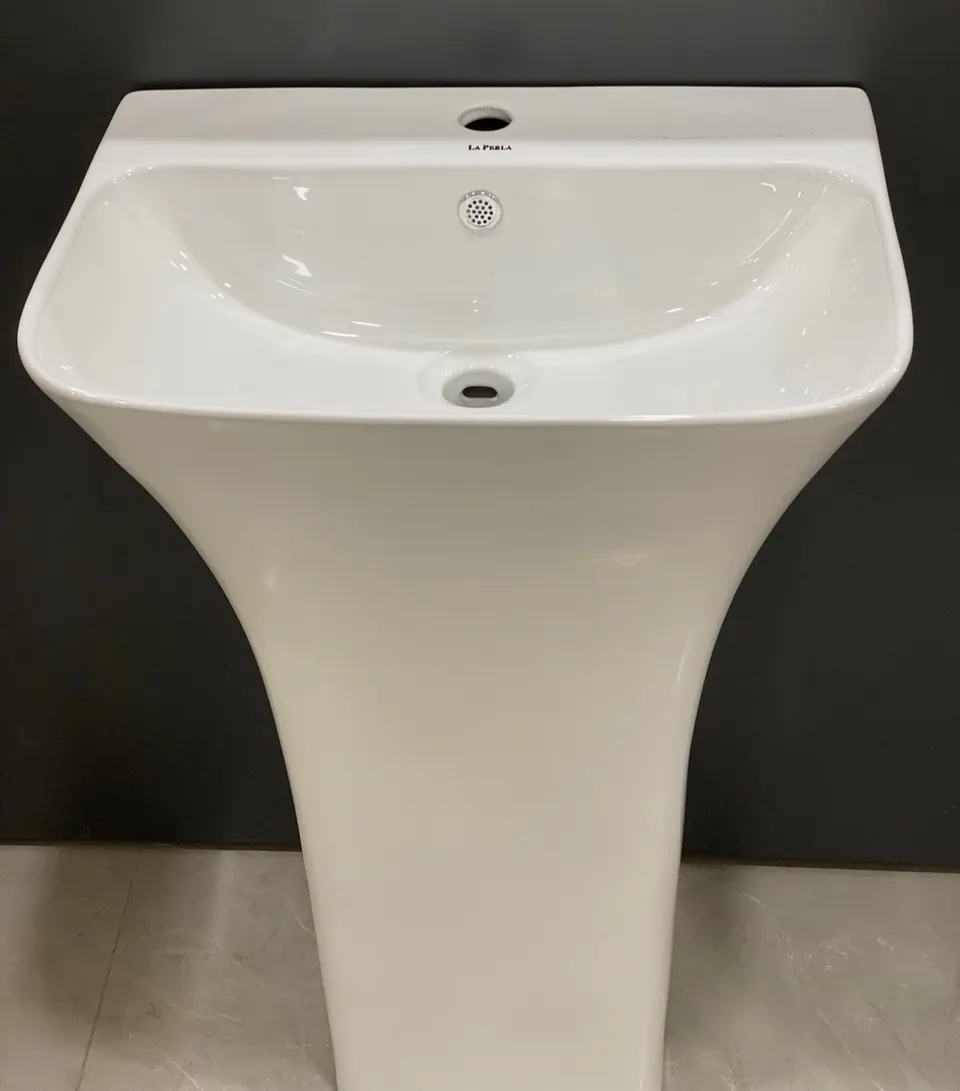 Floor-mounted basin, washing basin